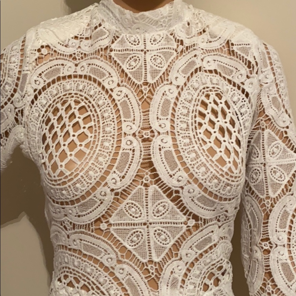 White lace dress - Picture 10 of 16